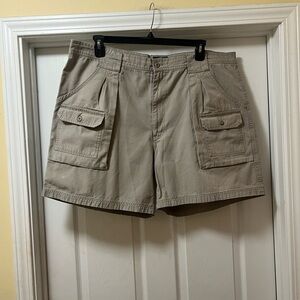 Cabela's Khaki Men's Cargo Shorts